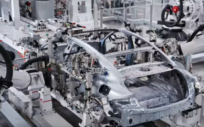 Японские СМИ посетили завод Xiaomi Motor Factory: автомобиль сошел с линии за 76 секунд, уровень автоматизации потрясающий